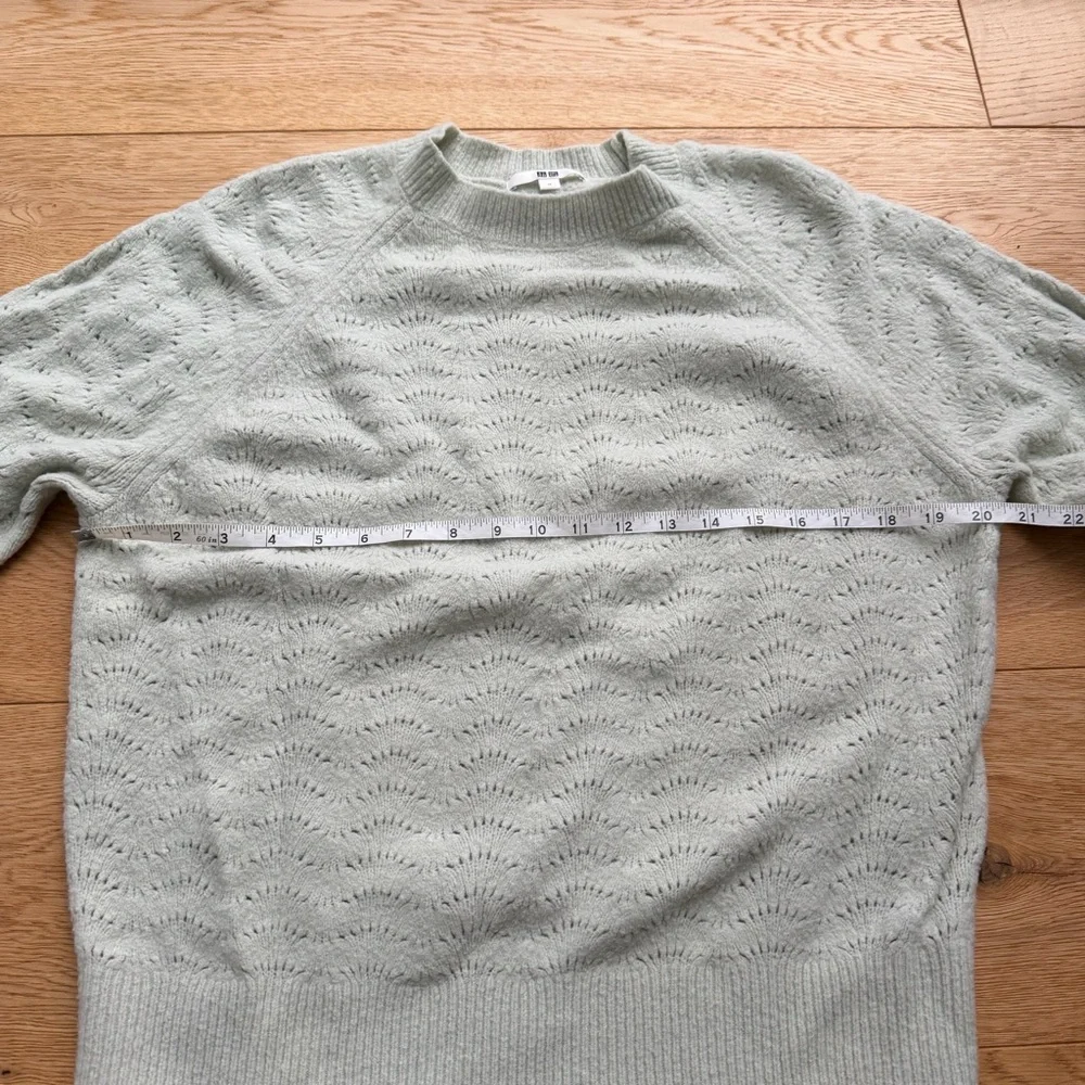 UNIQLO Light Souffle Yarn Pointelle Crew Neck Sweater pastel green  - M - Picture 13 of 13